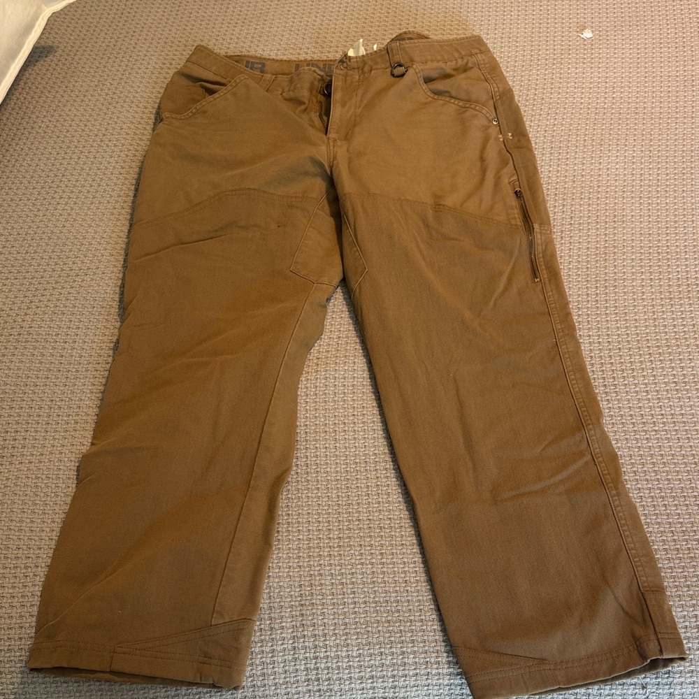 Under Armour Men's Tan Cargo Pants